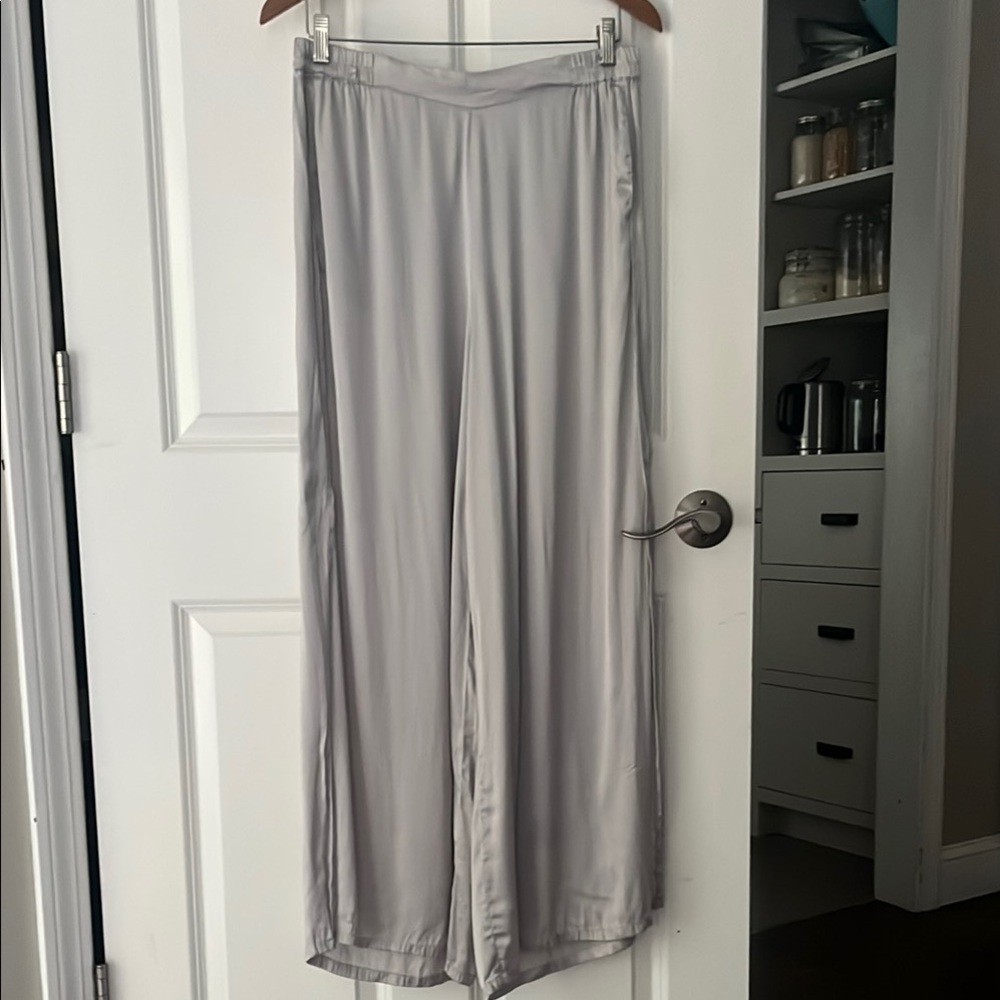100% Plant Based Satin silver gray pull on wide leg lounge pants size Large